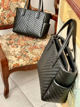 Load image into Gallery viewer, Totum "Lux Lucciola V" Quilting Large Tote Bag