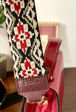 Load image into Gallery viewer, TOTUM Large "Credere O" Bag & TOTUM Cloth Shoulder Strap