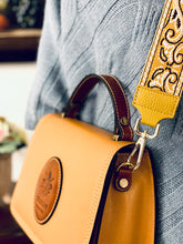 Load image into Gallery viewer, TOTUM Large Credere O & TOTUM Cloth Shoulder Strap