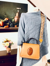 Load image into Gallery viewer, TOTUM Large Credere O & TOTUM Cloth Shoulder Strap