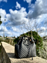 Load image into Gallery viewer, TOTUM "Lux Vittoria Donna Dollaro" Quilting Large Bucket Bag