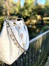 Load image into Gallery viewer, TOTUM "Lux Lucciola" White Quilting Large Bucket Bag