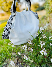 Load image into Gallery viewer, TOTUM "Pastel Big Shell" Tote Bag