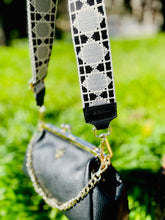 Load image into Gallery viewer, TOTUM "Mini Virgina" Bag & TOTUM "Retro" Shoulder Strap