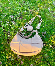 Load image into Gallery viewer, TOTUM &quot;Hover Apple&quot; Tote Bag
