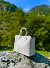 Load image into Gallery viewer, TOTUM "Himalayas Classic UFFIZI" Shoulder
