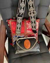 Load image into Gallery viewer, Mini &quot;Virgina&quot; TOTUM Bag (with Leather Logo)
