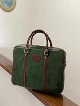 Load image into Gallery viewer, TOTUM "Lux 10 Briefcase" made with Tuscan Vegetable Tanning Cow-Leather)
