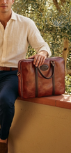 Load image into Gallery viewer, TOTUM "Lux 10 Briefcase" made with Tuscan Vegetable Tanning Cow-Leather)
