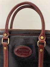 Load image into Gallery viewer, TOTUM "Lux 10 Briefcase" made with Tuscan Vegetable Tanning Cow-Leather)
