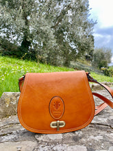 Load image into Gallery viewer, TOTUM Saddle Bag &quot;Giglio Obbe&quot;
