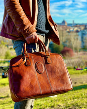 Load image into Gallery viewer, &quot;Chianti Lui Uno&quot; Large Briefcase (made with Tuscan Vegetable Leather)
