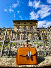 Load image into Gallery viewer, Briefcase &quot;Prima Classe Uomo&quot; (made with Tuscan Vegetable Leather)
