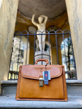 Load image into Gallery viewer, Briefcase &quot;Prima Classe Uomo&quot; (made with Tuscan Vegetable Leather)
