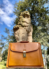 Load image into Gallery viewer, Briefcase &quot;Prima Classe Uomo&quot; (made with Tuscan Vegetable Leather)
