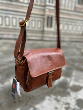 Load image into Gallery viewer, TOTUM Satchel Bag (Tuscan Vegetable Leather)
