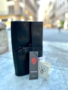 TOTUM Black Pouch TOS T9 (Tuscan Vegetable Leather)