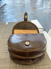 Load image into Gallery viewer, TOTUM Halfmoon mini (Tuscan Vegetable Leather)
