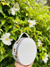Load image into Gallery viewer, TOTUM &quot;Boboli Triple White VGCB&quot; Shoulder Strap &amp; &quot;Miss O&quot; Bag
