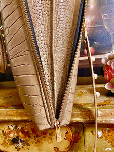 Totum Briefcase in crocodile mold