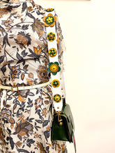 Load image into Gallery viewer, TOTUM &quot;Mini Credere&quot; tote bag &amp; &quot;boutique classic flower&quot; shoulder strap
