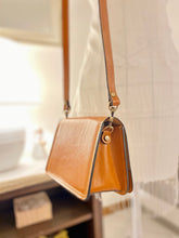 Load image into Gallery viewer, TOTUM Credere Bag (Medium size)&amp;&quot;Petite Leopard&quot; Shoulder Strap
