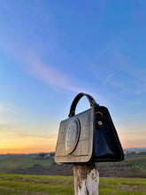 Load image into Gallery viewer, TOTUM &quot;Mini Credere Gran O&quot; Tote Bag &amp; TOTUM Petite Shoulder Strap (Eco-Friendly Vegetable Leather)
