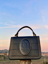 Load image into Gallery viewer, TOTUM &quot;Mini Credere Gran O&quot; Tote Bag &amp; TOTUM Petite Shoulder Strap (Eco-Friendly Vegetable Leather)
