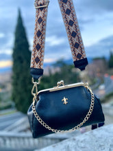 Load image into Gallery viewer, TOTUM &quot;Mini Virgina&quot; Bag &amp; TOTUM &quot;Retro&quot; Shoulder Strap
